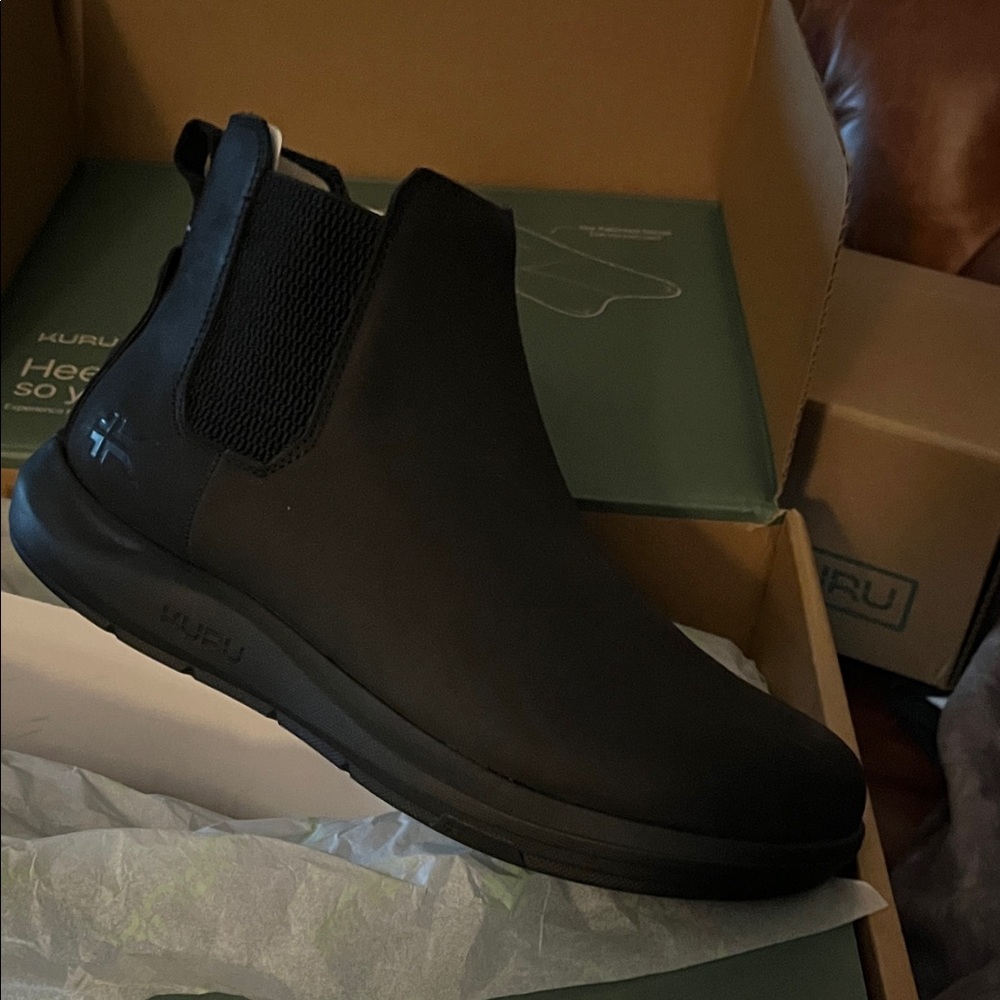 KURU Men's Black Boots New in Box